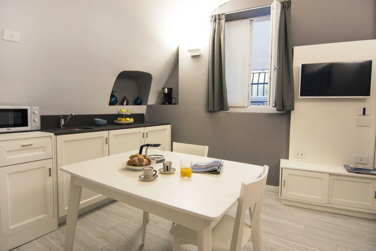 La Quadra Suites - Central Apartments In Iseo With Daily Housekeeping Luaran gambar