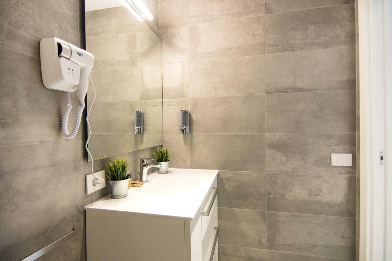 La Quadra Suites - Central Apartments In Iseo With Daily Housekeeping Luaran gambar