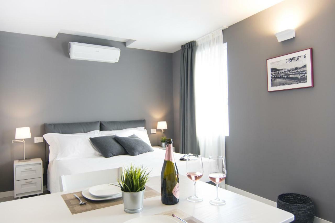 La Quadra Suites - Central Apartments In Iseo With Daily Housekeeping Luaran gambar