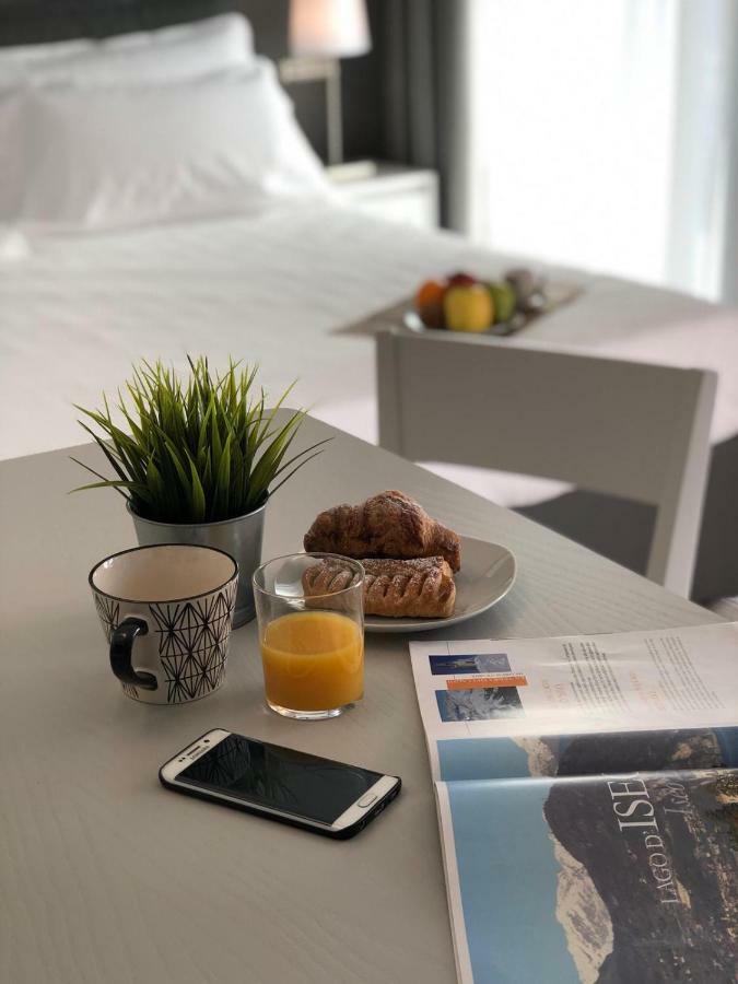 La Quadra Suites - Central Apartments In Iseo With Daily Housekeeping Luaran gambar