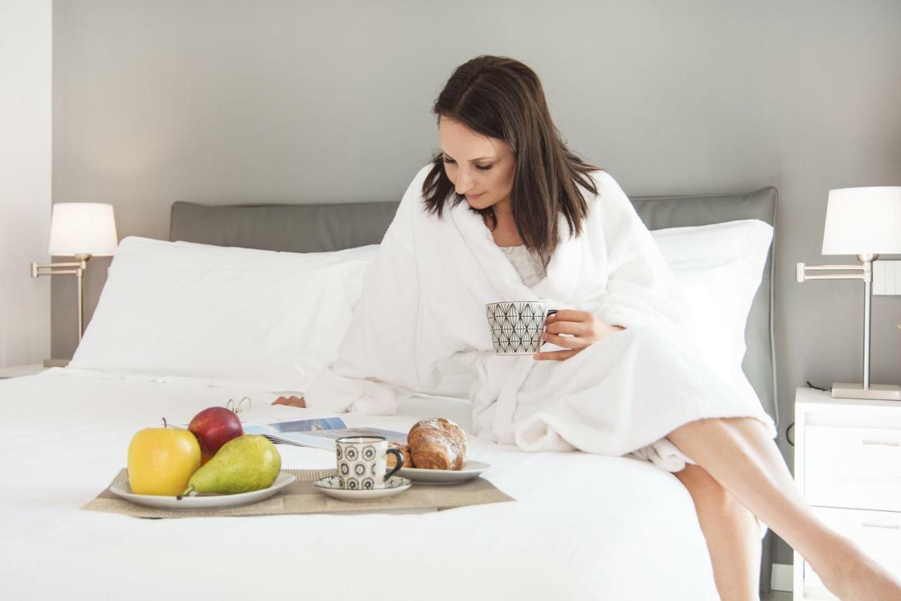 La Quadra Suites - Central Apartments In Iseo With Daily Housekeeping Luaran gambar